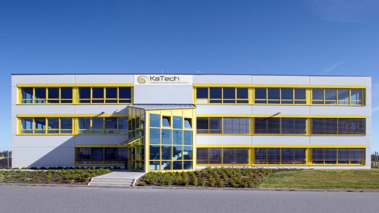 Thumbnail for Aryzta sells Switzerland sandwich assets as Dawn Foods snaps up Polish food ingredients supplier Jabex