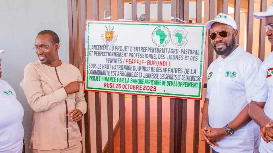 Thumbnail for EIB, Bank of Kigali launch climate-resilient initiative for Rwandan agriculture