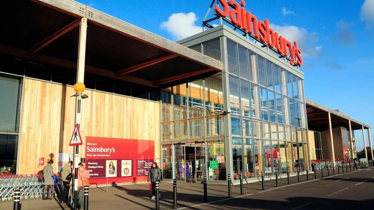 Thumbnail for Walmart recalls 10,000 cases of apple juice due to arsenic