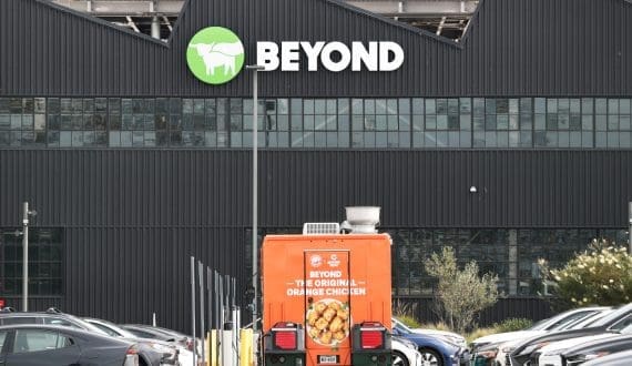 Thumbnail for Namibia moves to reclaim quotas from Walu as dispute over fishing rights deepens